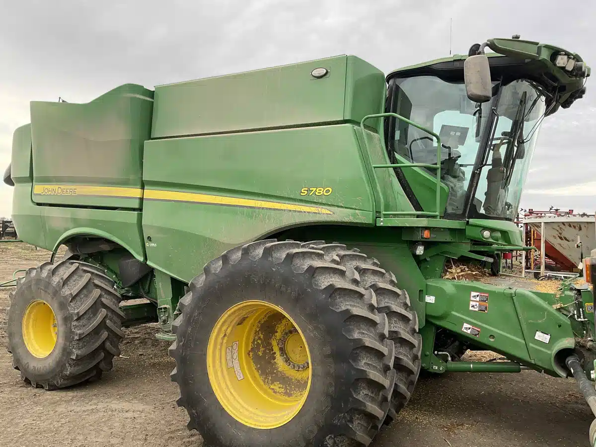 Gallery image 1 for 2024 John Deere S780 Combine