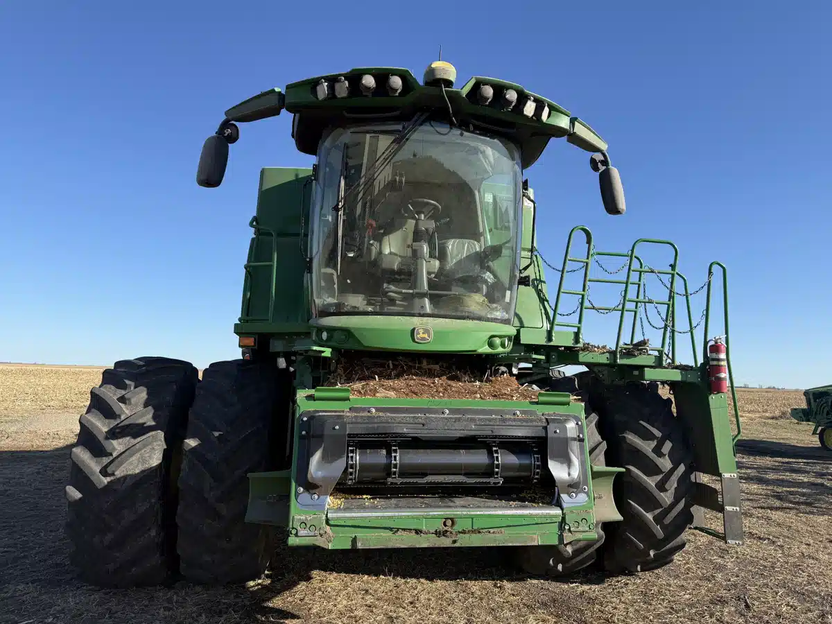 Gallery image 2 for 2024 John Deere S790 Combine