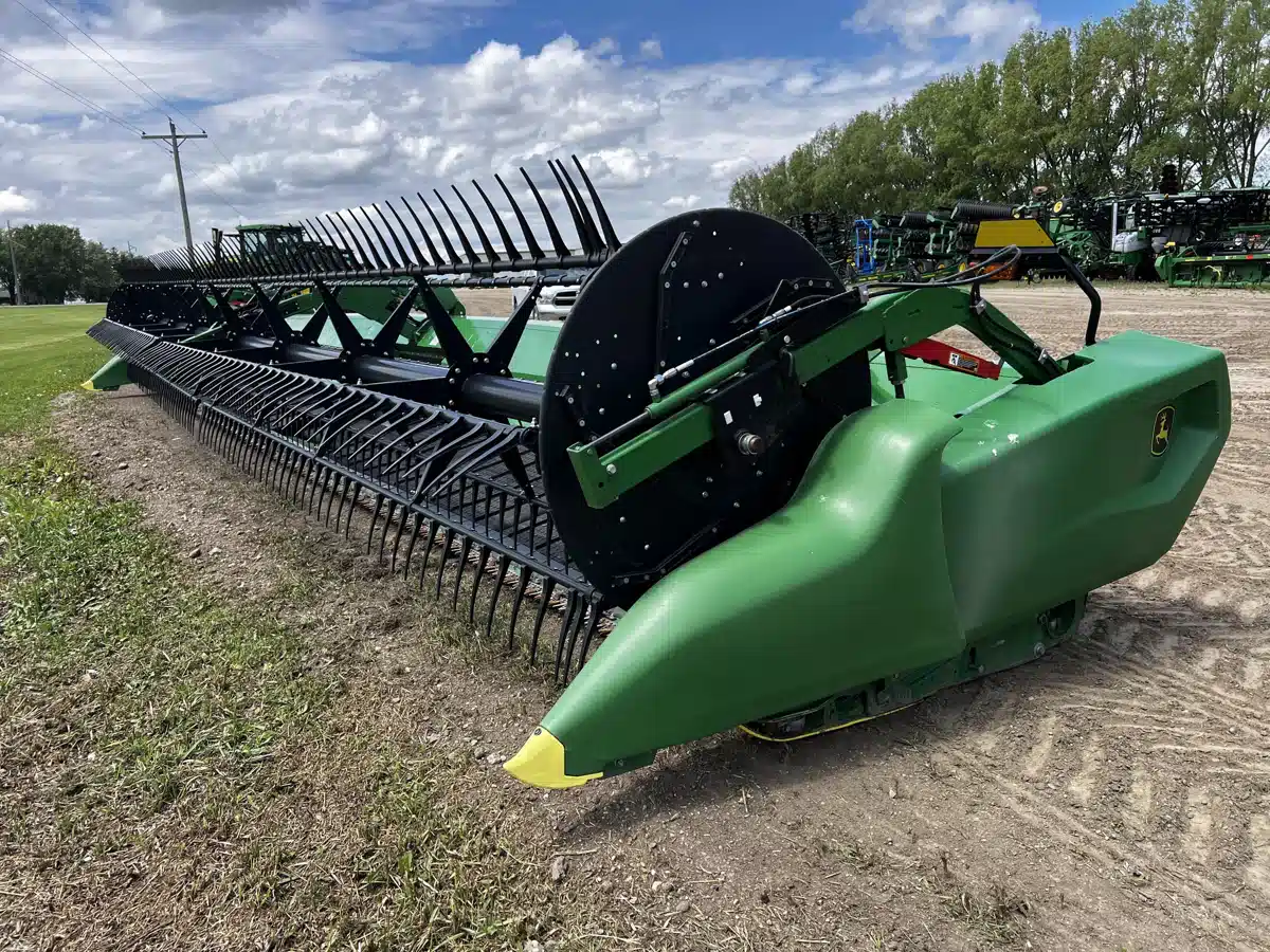 Gallery image 1 for 2024 John Deere RD40F Header - Flex