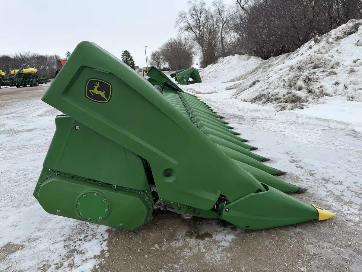 Gallery image 2 for 2021 John Deere C18R Header - Row Crop