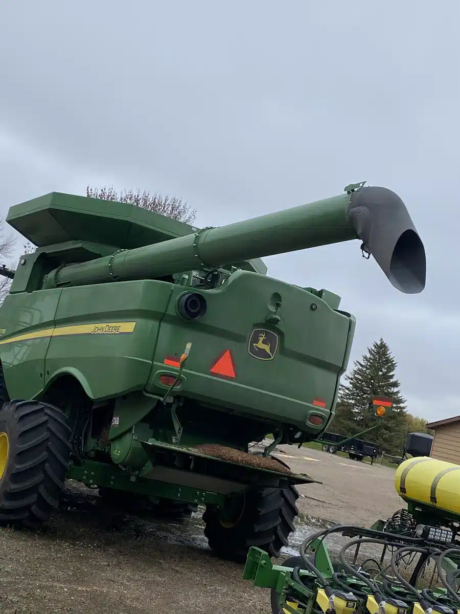 Gallery image 2 for 2024 John Deere S770 Combine