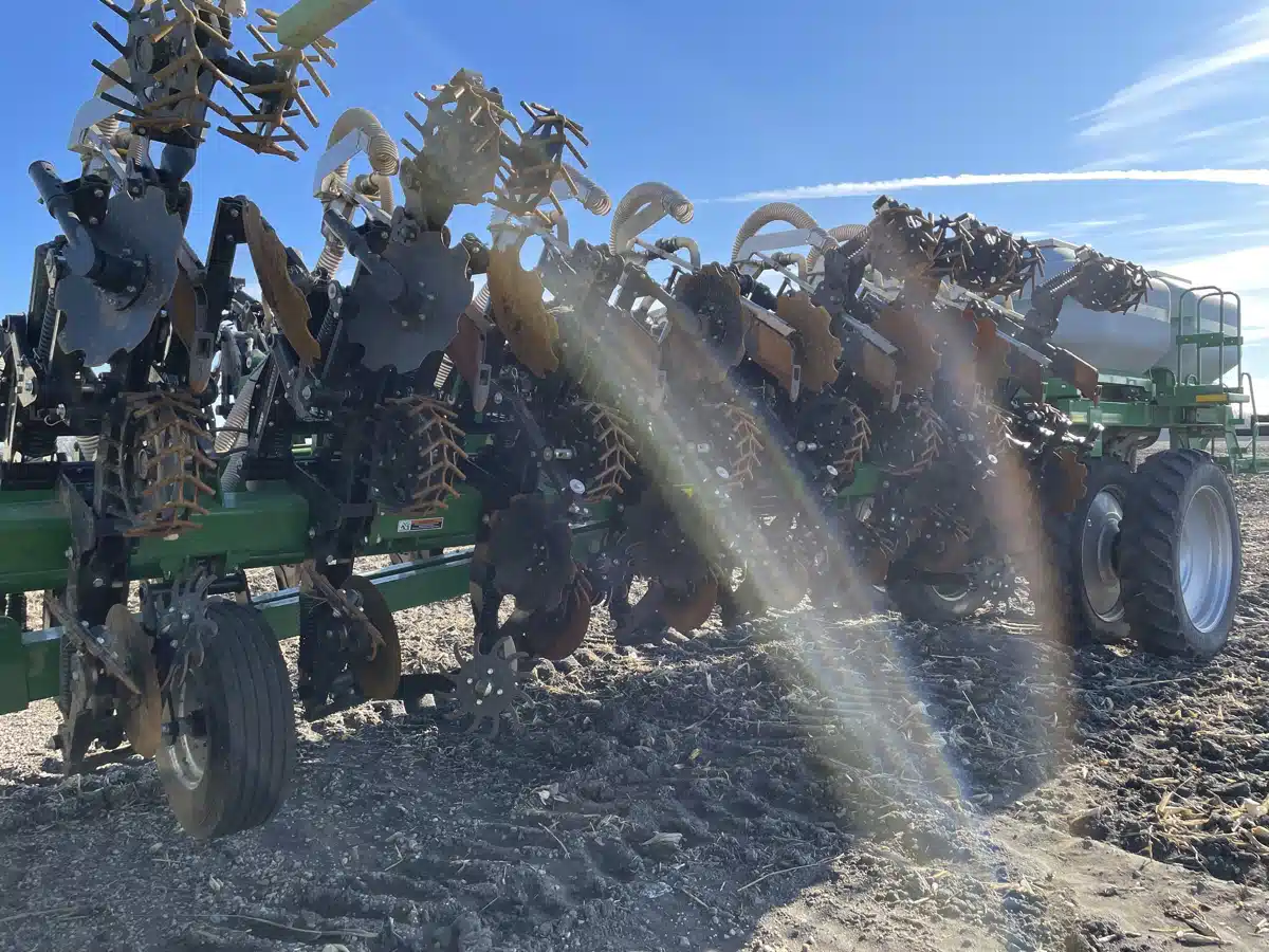 Gallery image 1 for 2022 Unverferth Raptor 2030 DT Strip Till