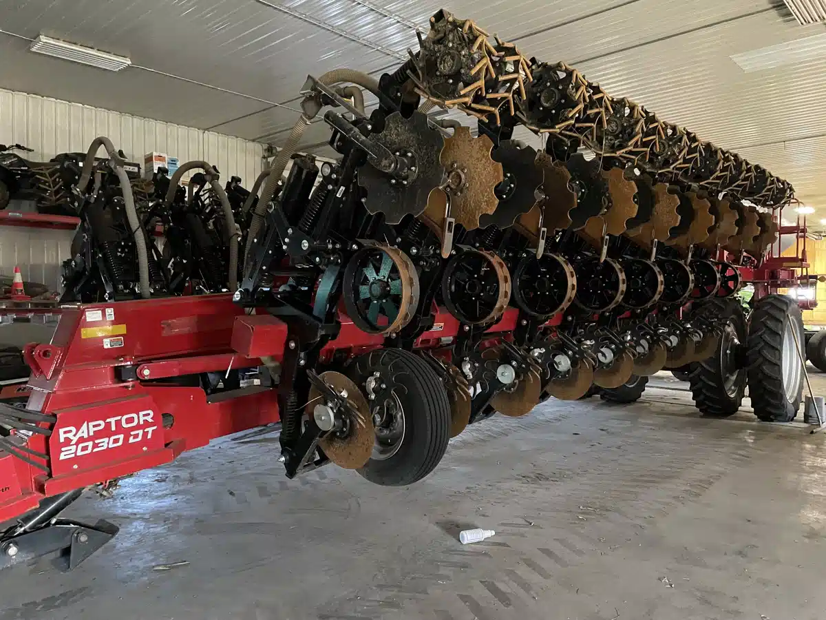 Gallery image 2 for 2022 Unverferth Raptor 2030 DT Strip Till