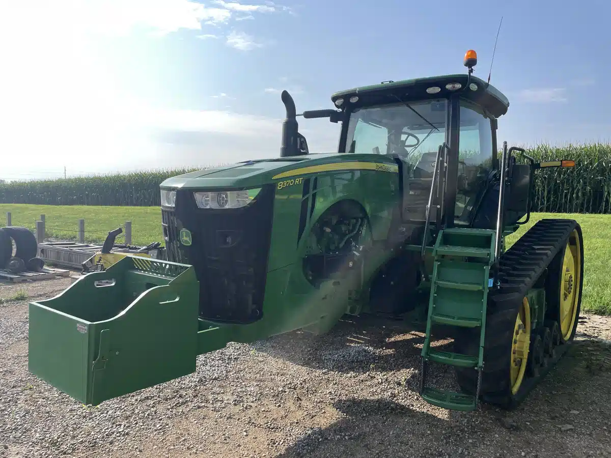 Gallery image 2 for 2018 John Deere 8370RT Tractor