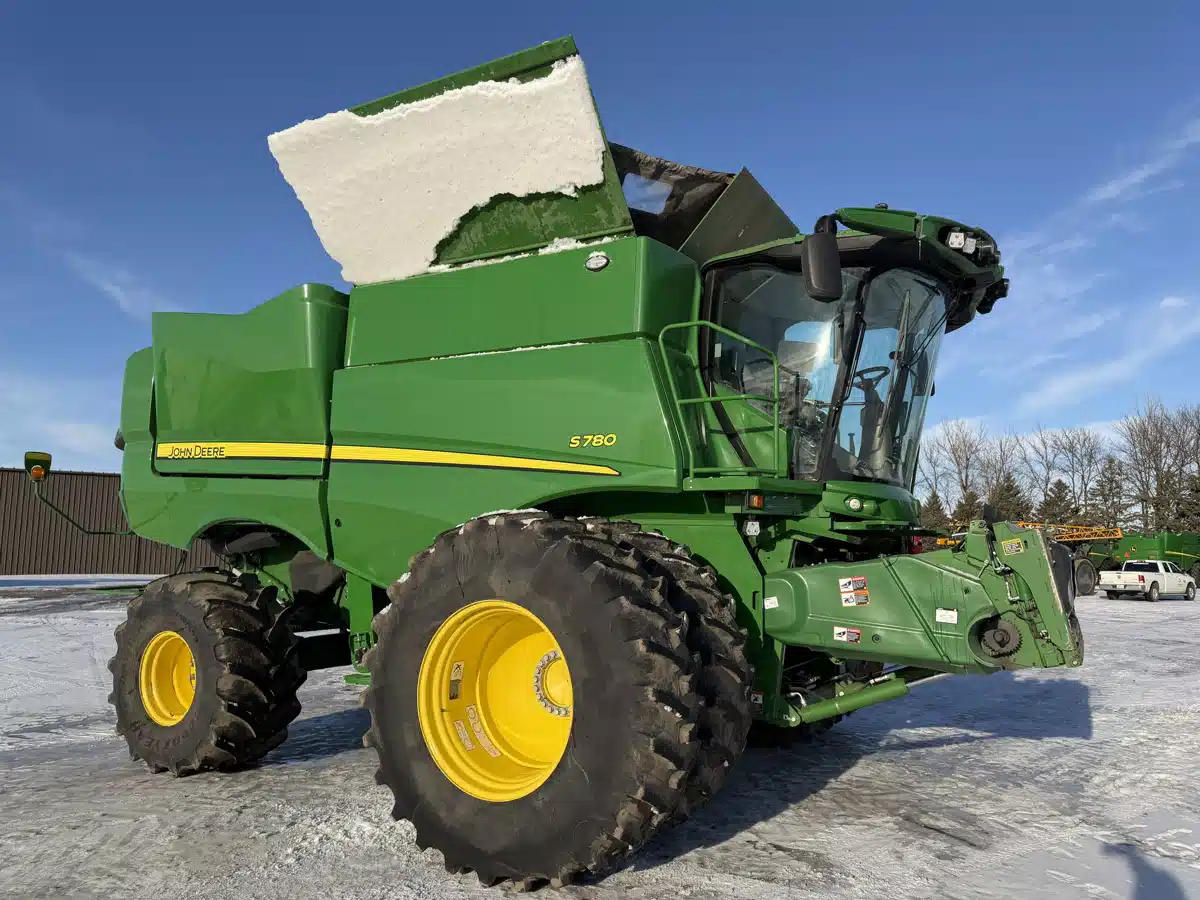 Gallery image 1 for 2023 John Deere S780 Combine