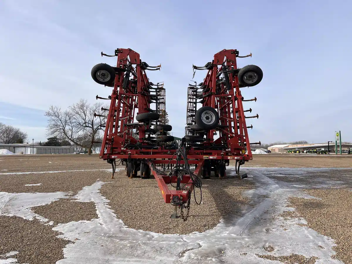 Gallery image 2 for 2014 Case IH 200 Cultivator