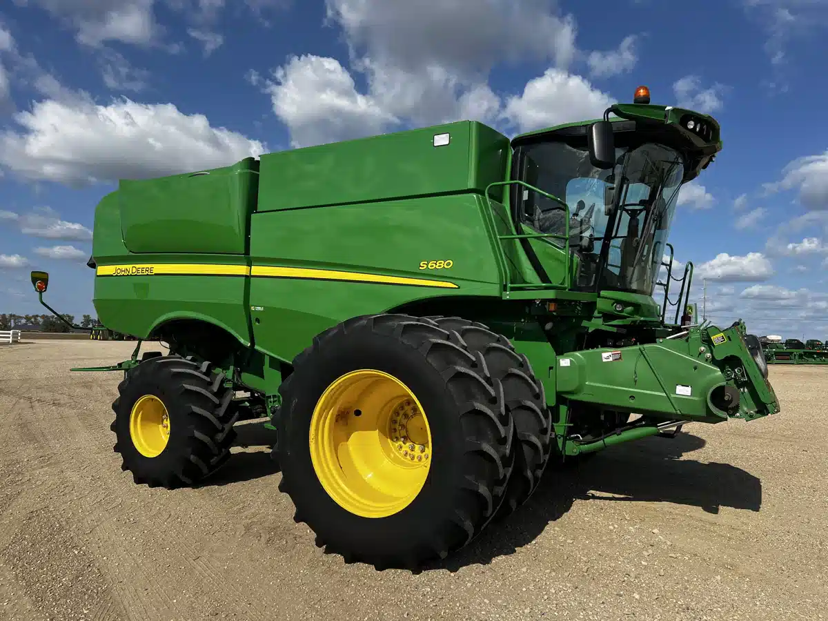 Gallery image 1 for 2013 John Deere S680 Combine