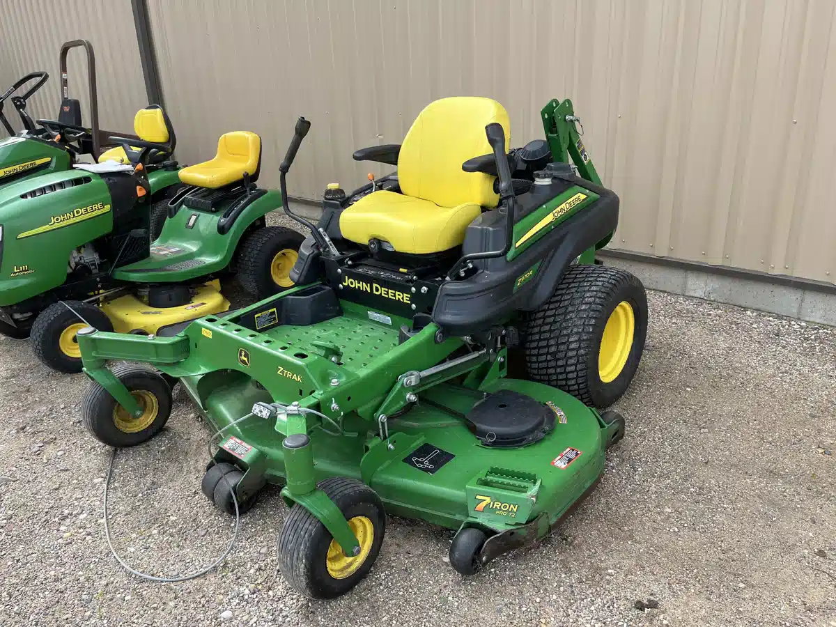 Gallery image 1 for 2017 John Deere Z970R Mower - Zero Turn