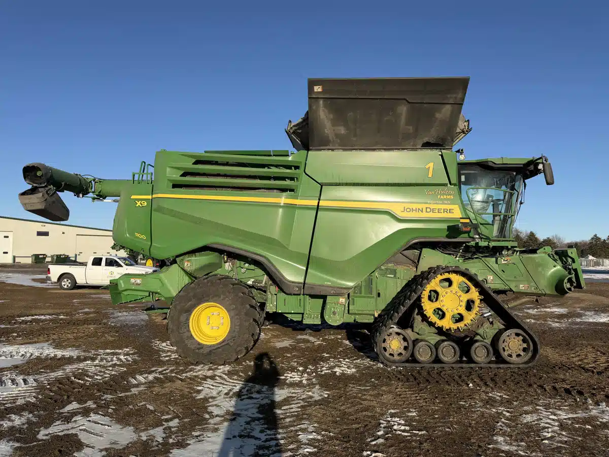 Gallery image 2 for 2024 John Deere X9 1100 Combine