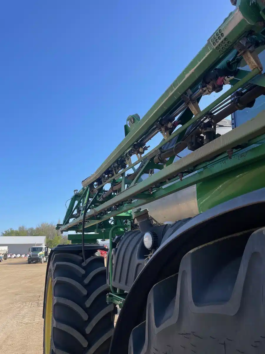 Gallery image 2 for 2019 John Deere R4045 Sprayer - Self Propelled