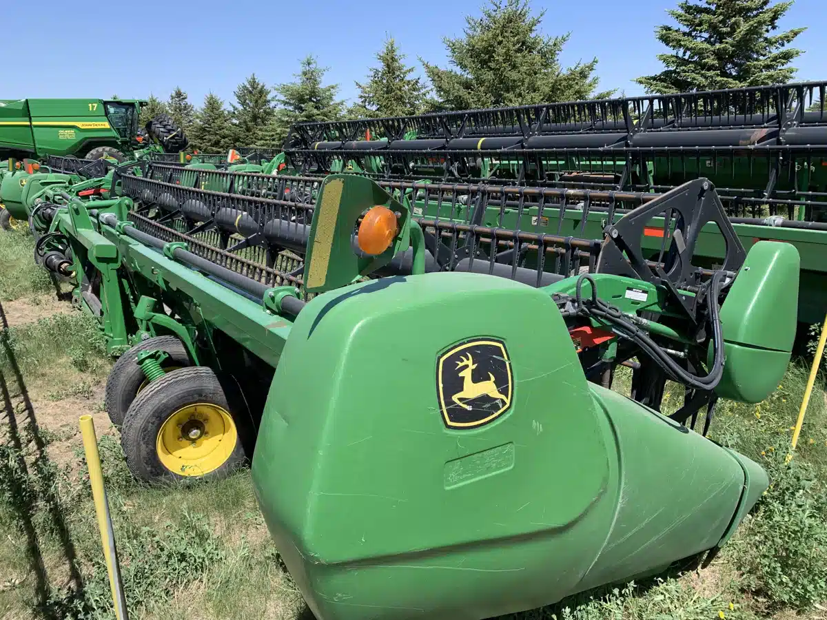 Gallery image 2 for 2019 John Deere 735FD Header - Draper