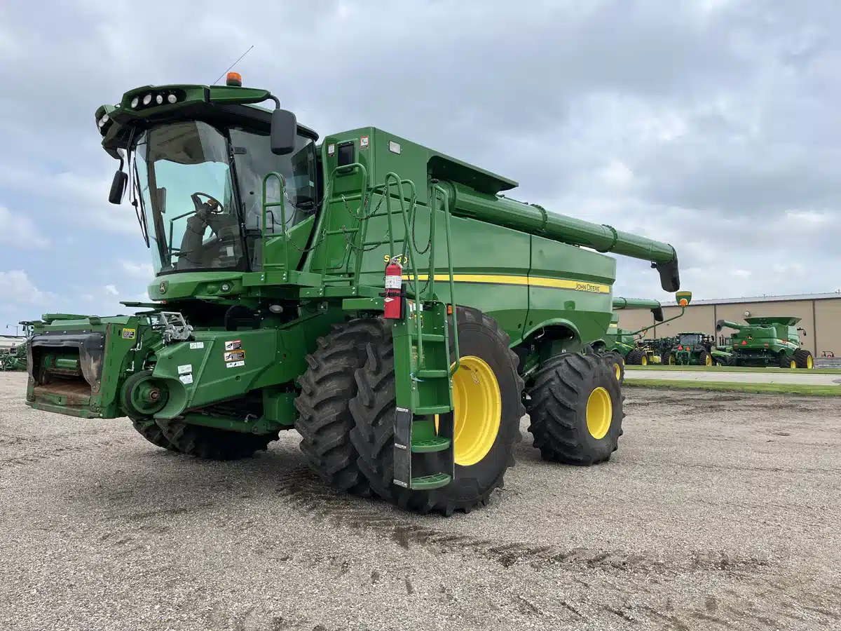 Gallery image 2 for 2018 John Deere S780 Combine