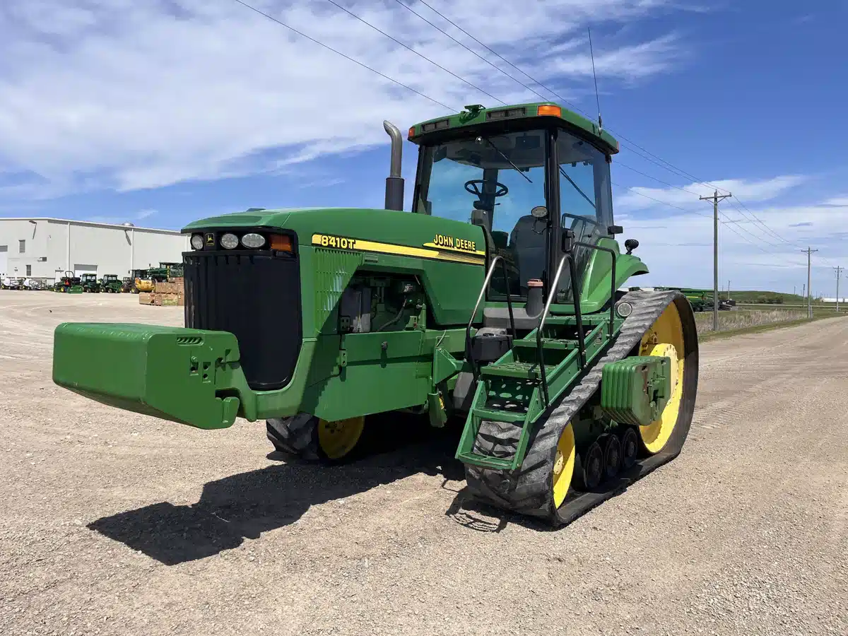 Gallery image 1 for 2001 John Deere 8410T Tractor