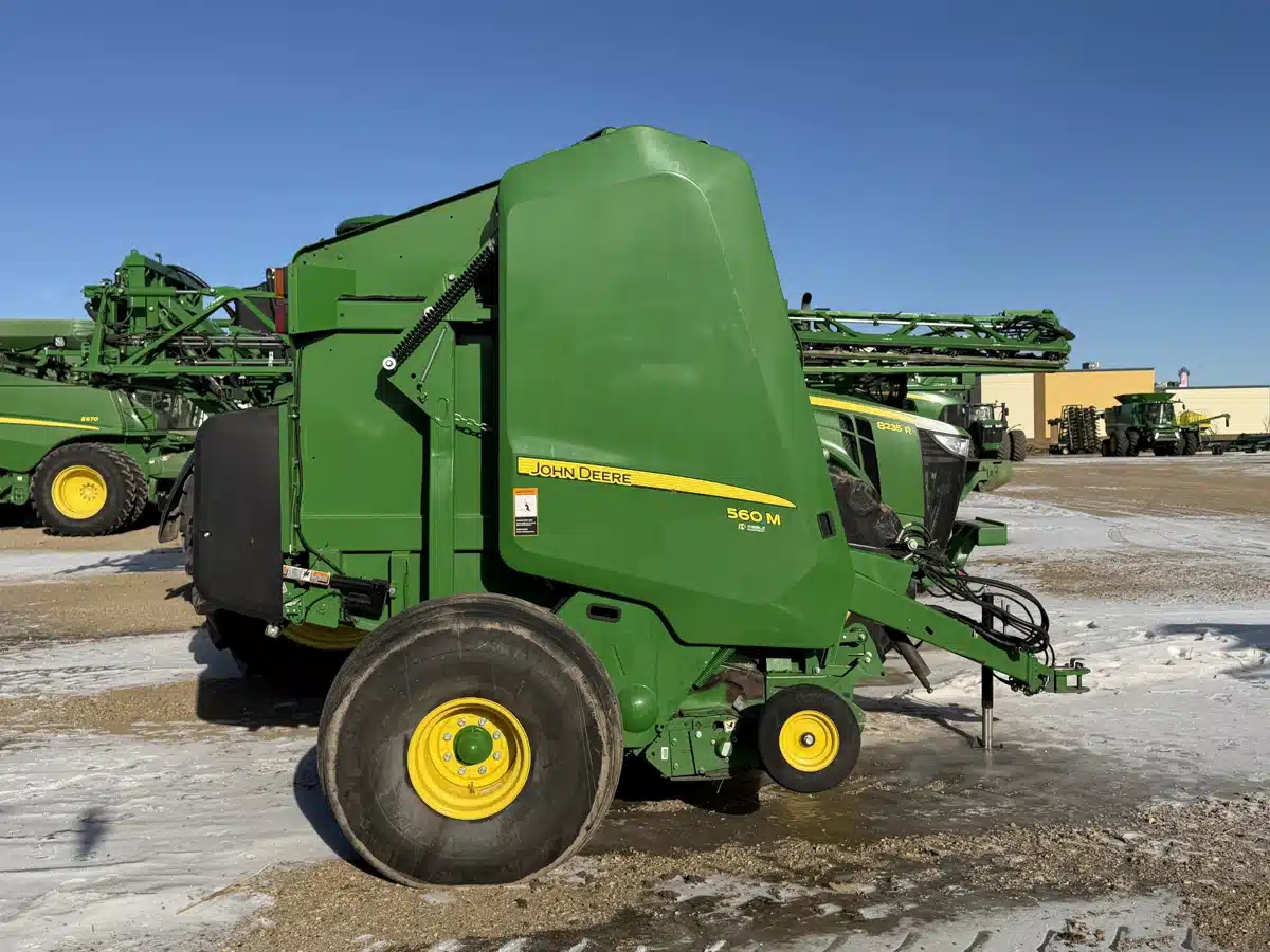 Gallery image 2 for 2020 John Deere 560M Round Baler