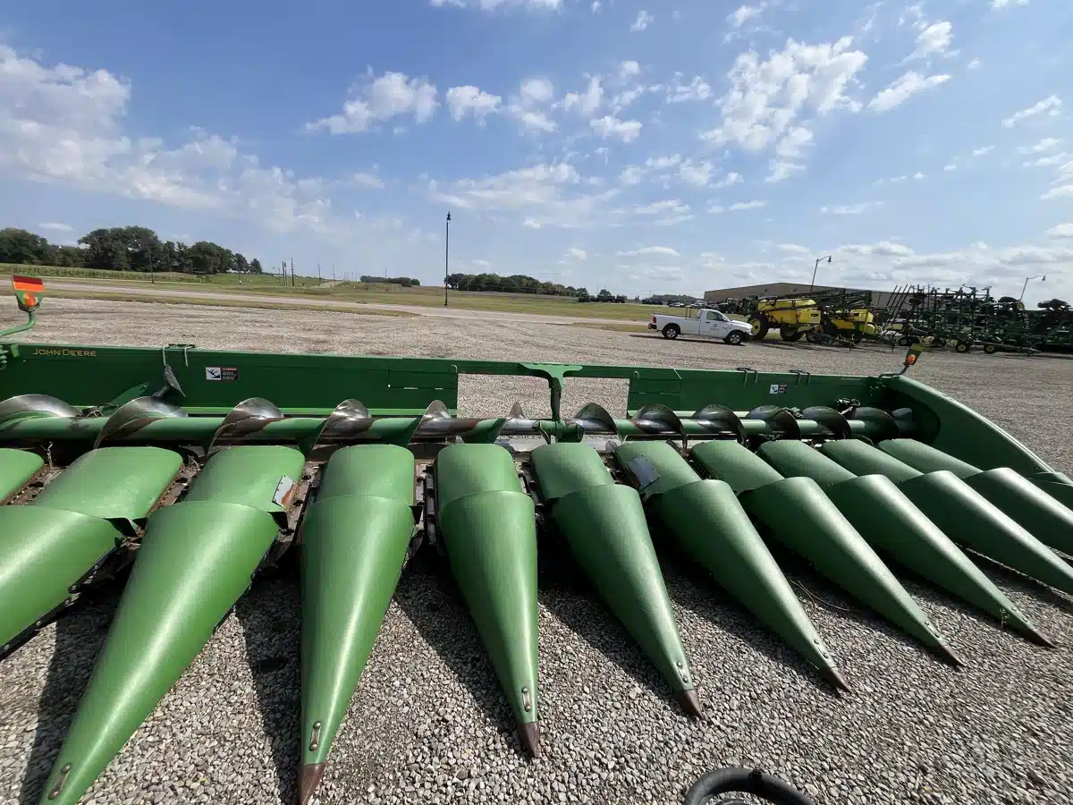 Gallery image 2 for 2011 John Deere 612C Header - Row Crop