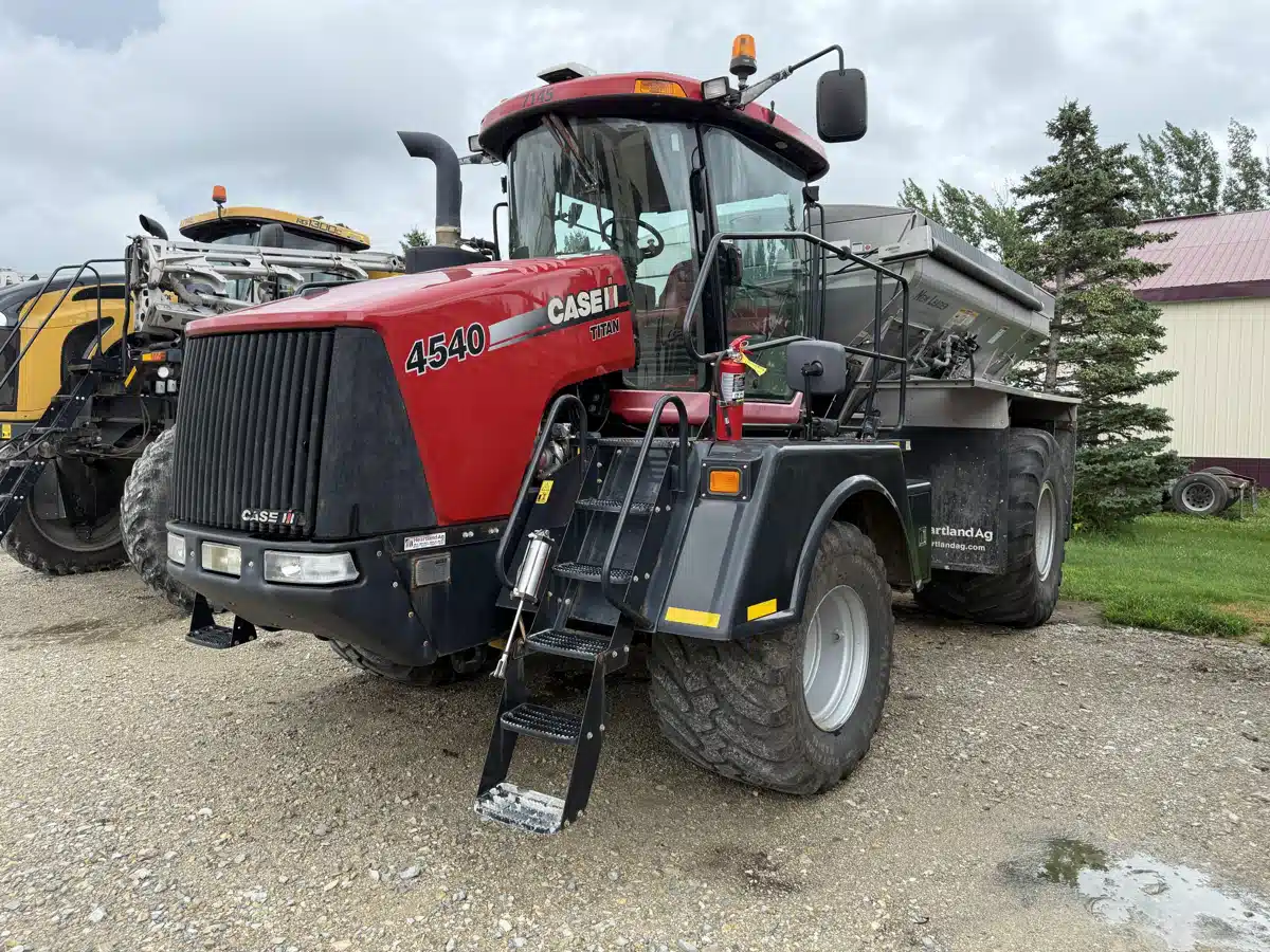 Gallery image 1 for 2018 Case IH Titan 4540 Spreader - Broadcast