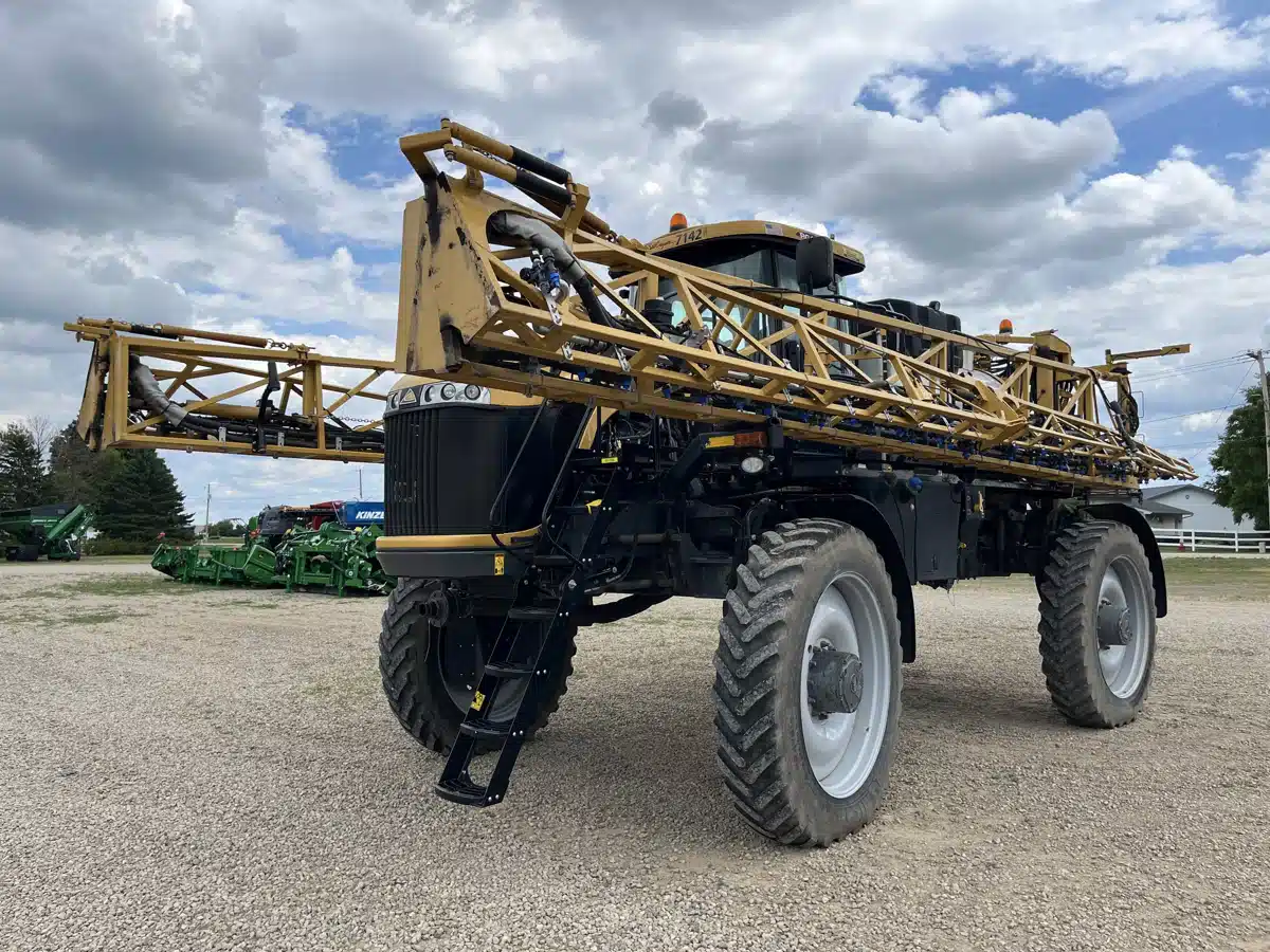 Photo de la Galerie 1 pour 2017 RoGator RG1100B épandeur à engrais