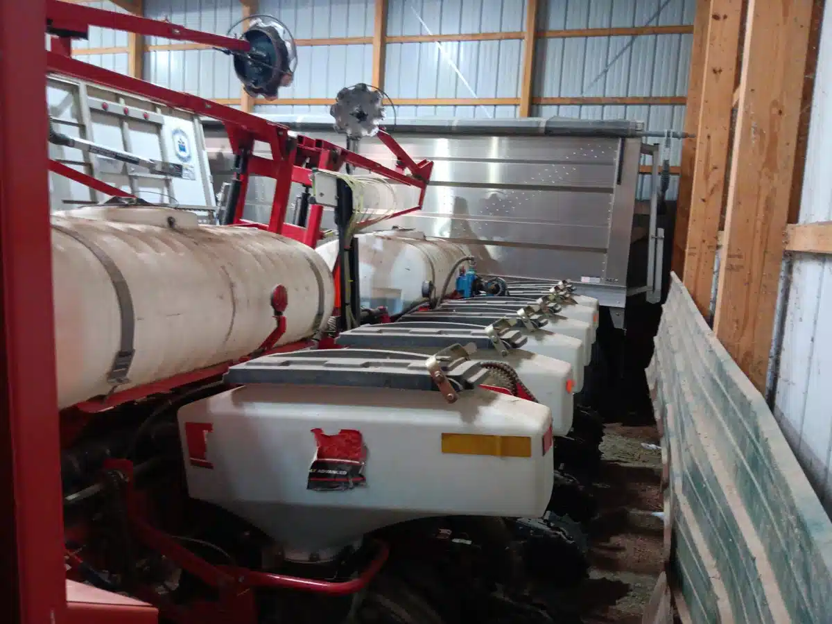 Gallery image 2 for 2013 Oliver 8200 Planter