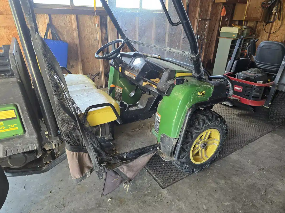 Gallery image 2 for 2016 John Deere XUV 825I Utility Vehicle