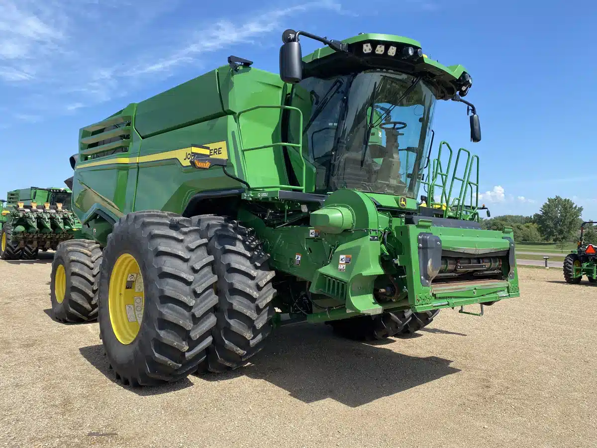 Gallery image 1 for 2024 John Deere X9 1000 Combine