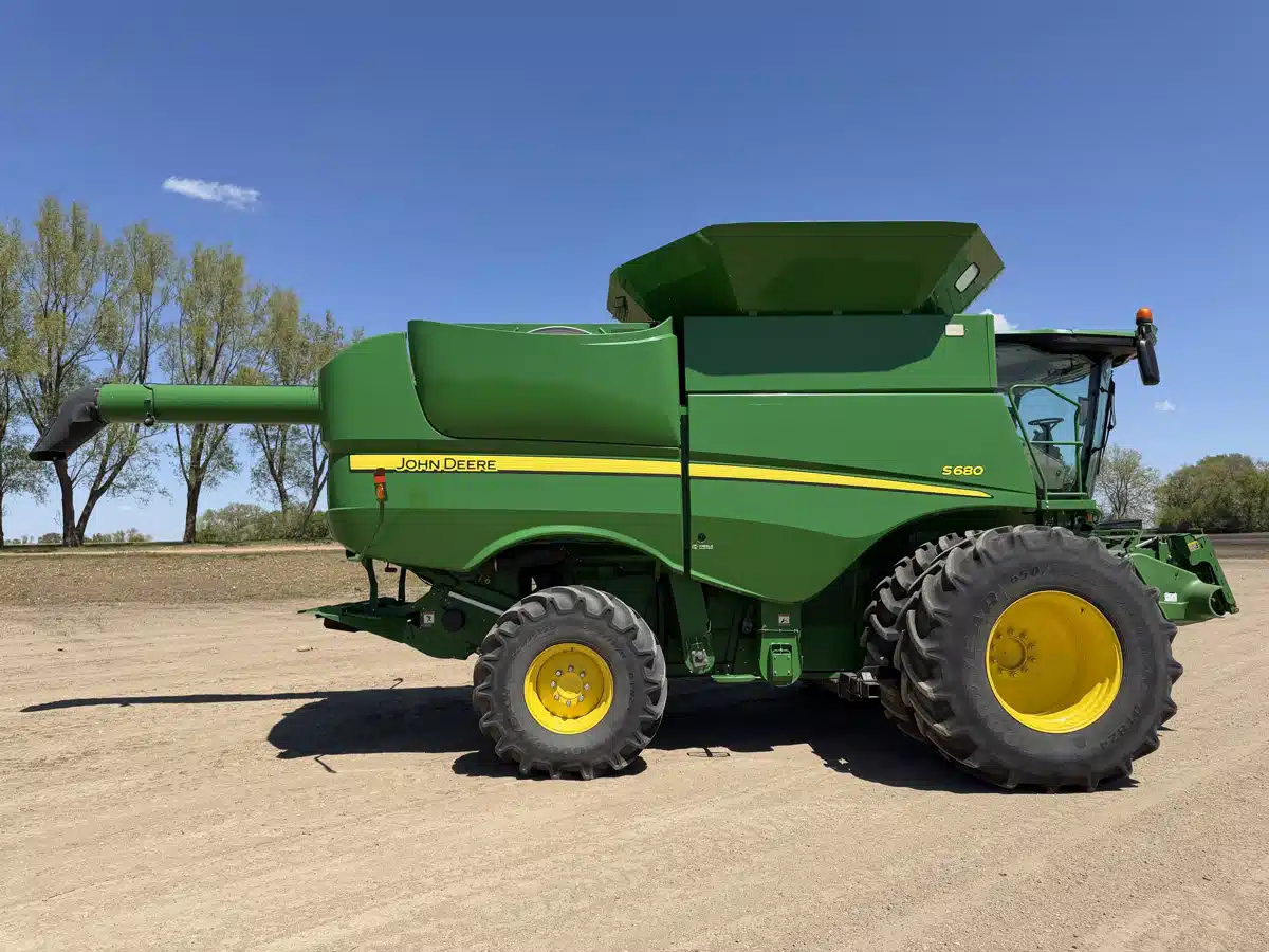 Photo de la Galerie 2 pour 2013 John Deere S680 Batteuse