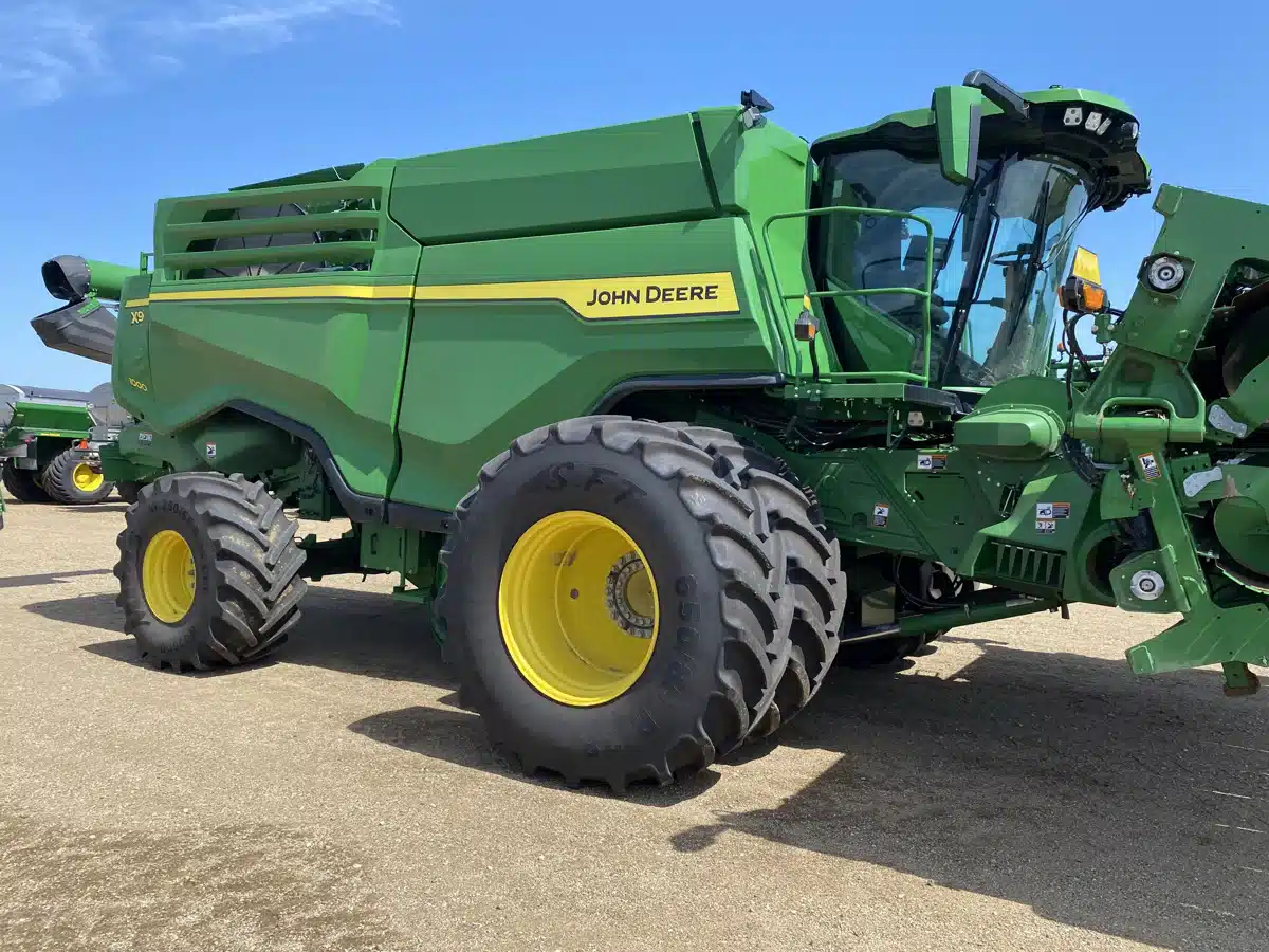 Gallery image 1 for 2024 John Deere X9 1000 Combine