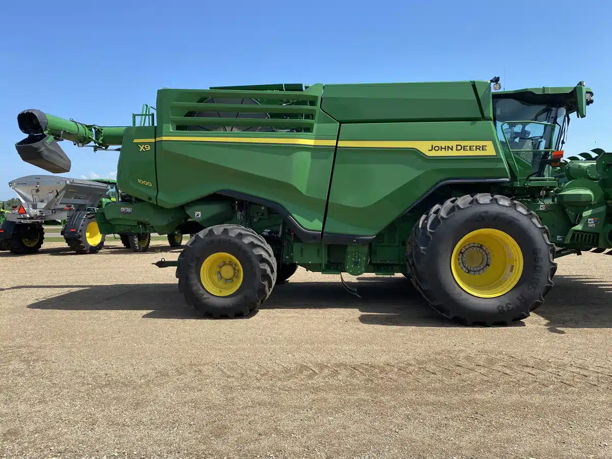 Gallery image 2 for 2024 John Deere X9 1000 Combine