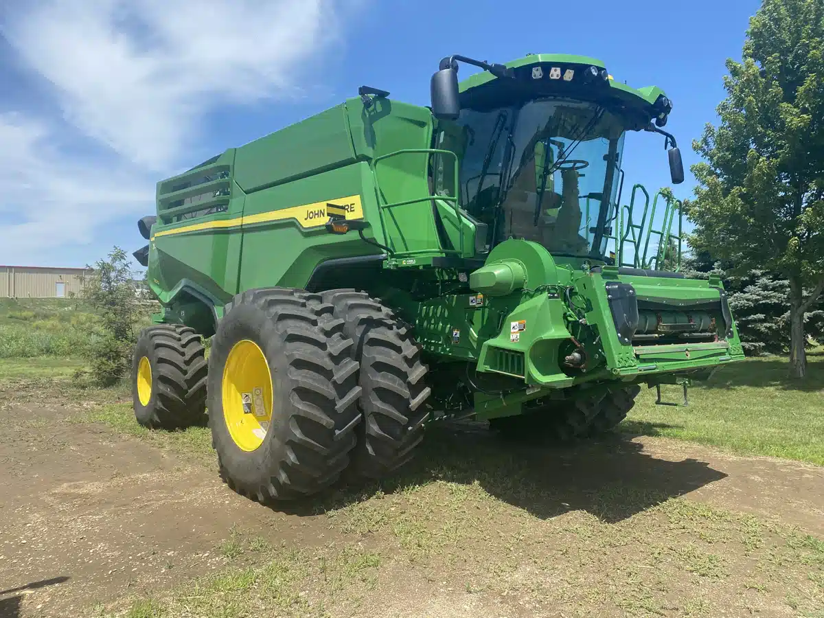 Gallery image 1 for 2024 John Deere X9 1100 Combine