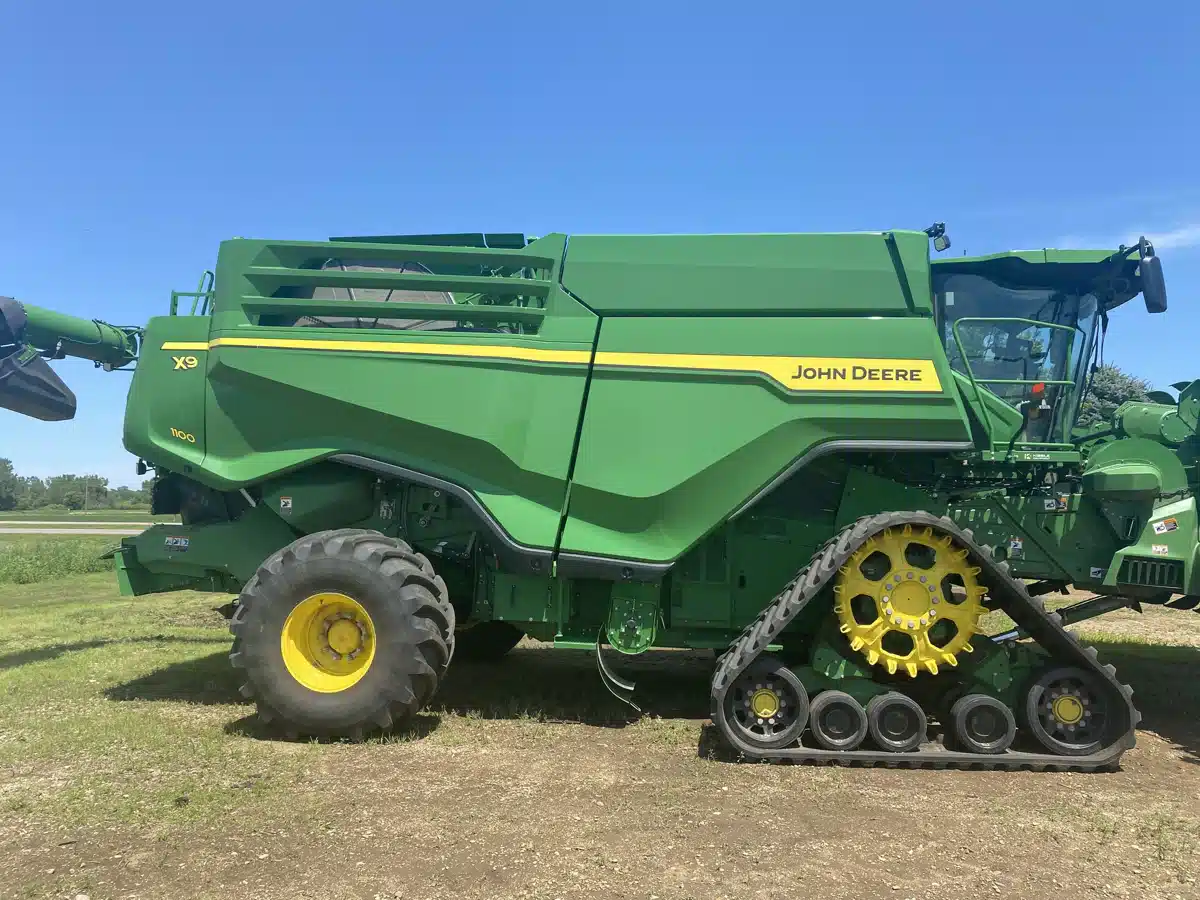 Gallery image 2 for 2024 John Deere X9 1100 Combine