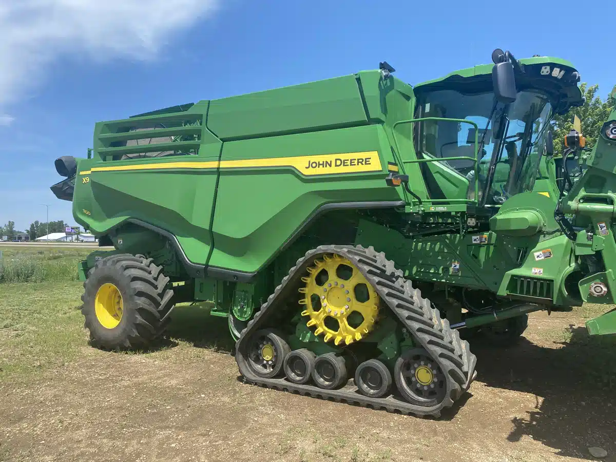 Gallery image 1 for 2024 John Deere X9 1100 Combine