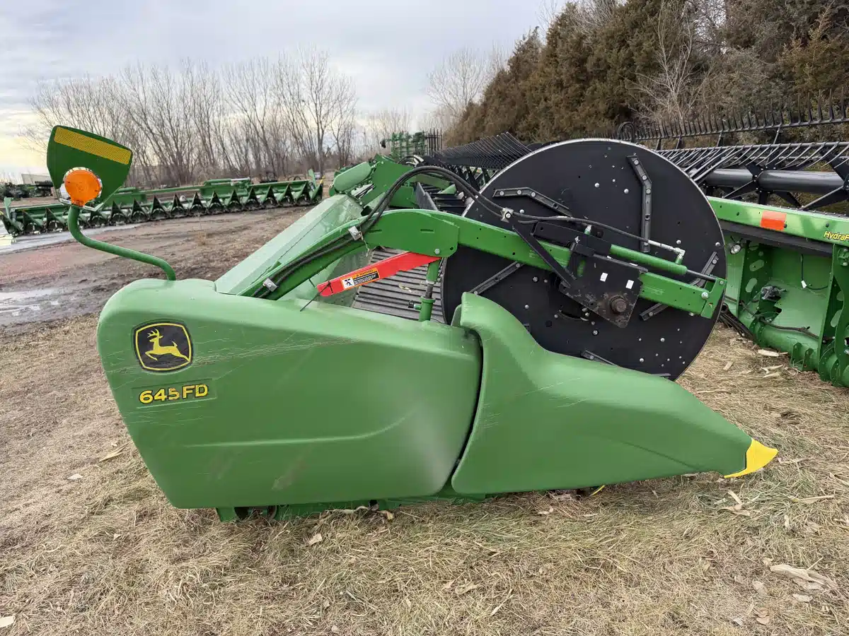 Gallery image 2 for 2018 John Deere 645FD Header - Draper