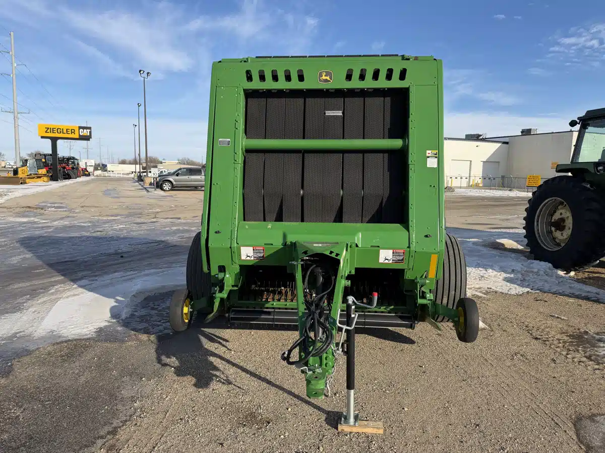 Gallery image 2 for 2024 John Deere 561M Round Baler