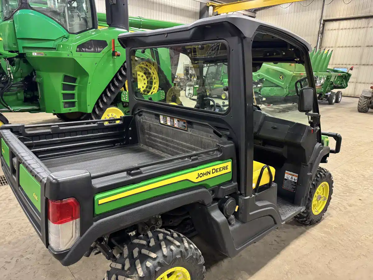 Gallery image 2 for 2022 John Deere XUV 835M Utility Vehicle