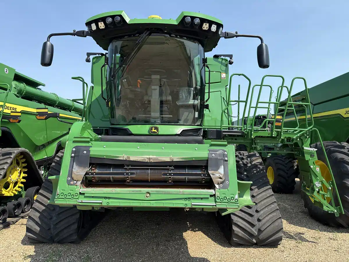 Gallery image 2 for 2024 John Deere X9 1000 Combine