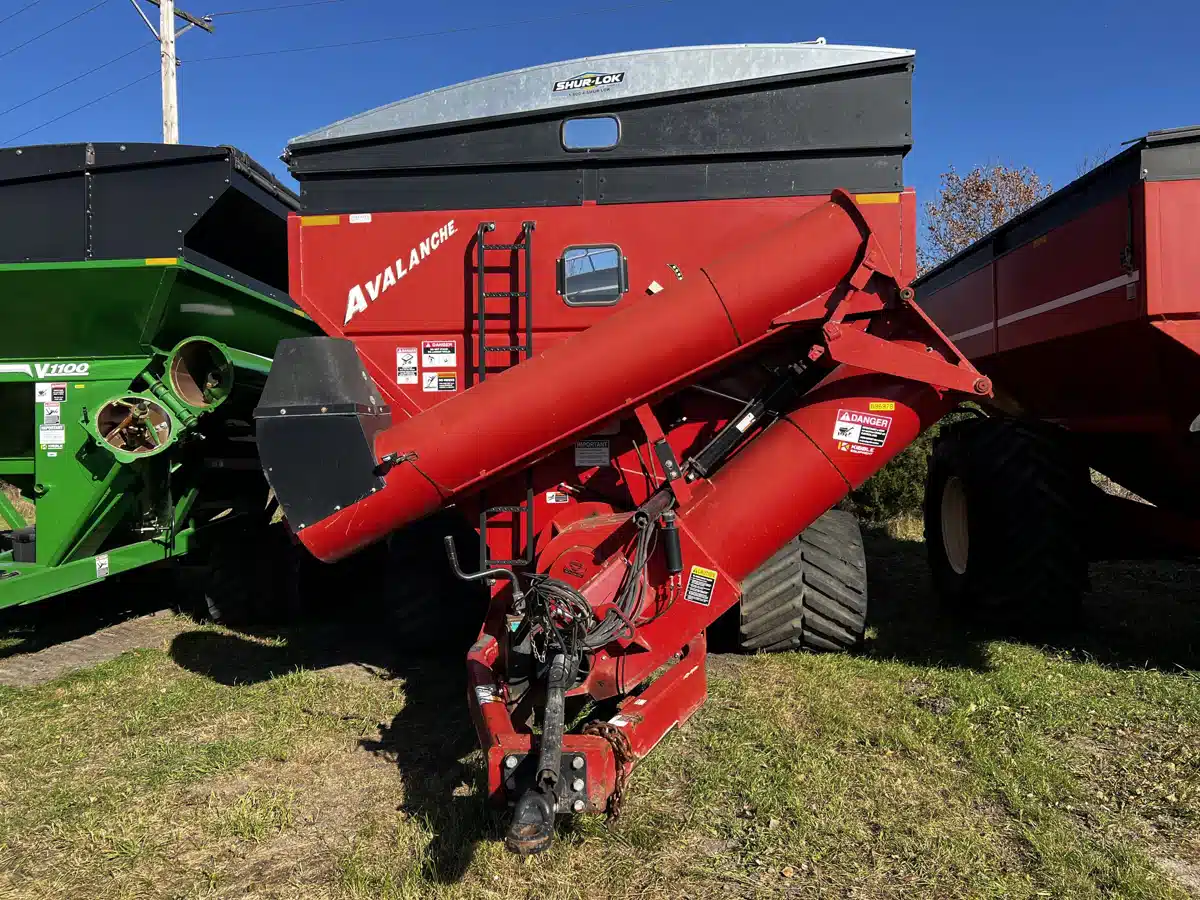 Gallery image 2 for 2003 Brent 1084 Grain Cart