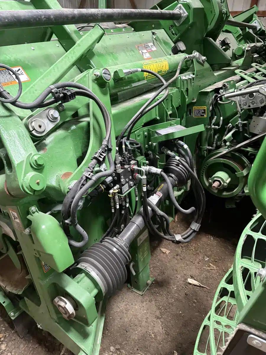 Gallery image 2 for 2022 John Deere C12F Header - Row Crop
