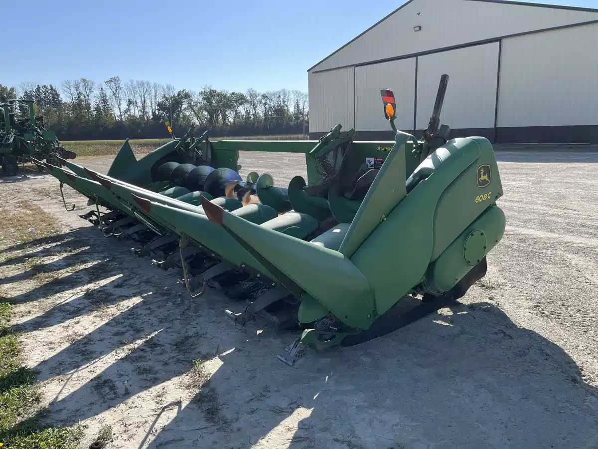 Gallery image 1 for 2008 John Deere 608C Header - Row Crop