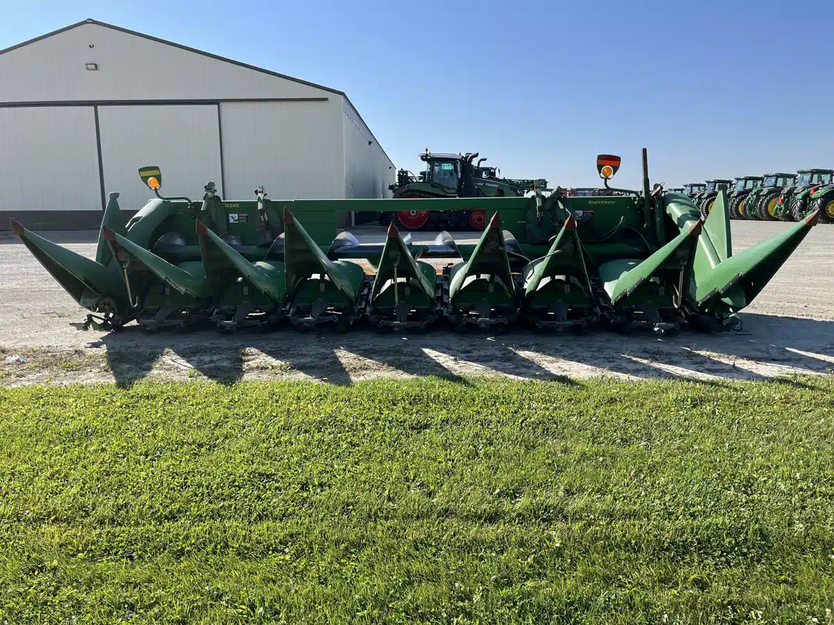 Gallery image 2 for 2008 John Deere 608C Header - Row Crop