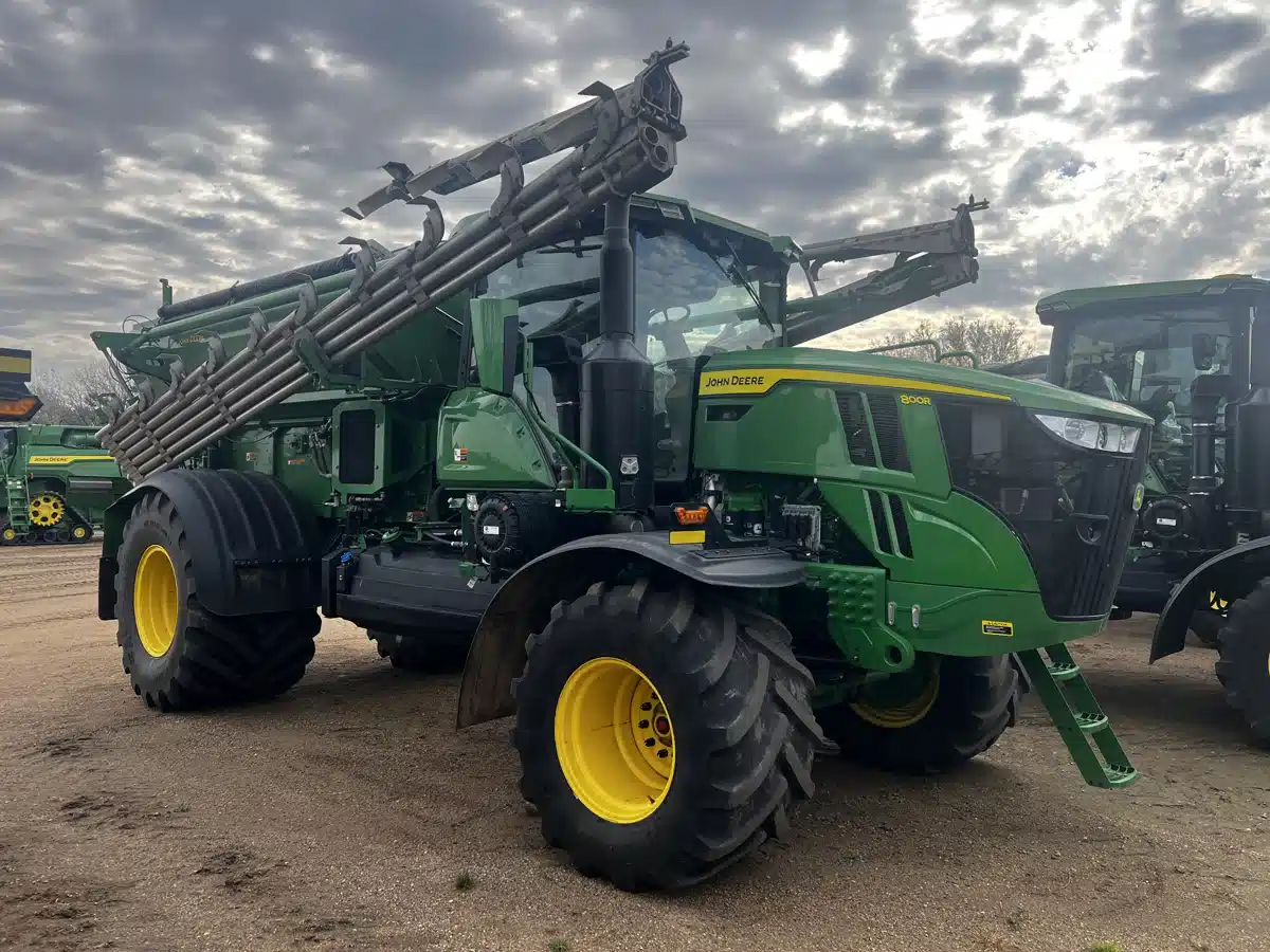 Gallery image 1 for 2024 John Deere 800R Anhydrous Applicator