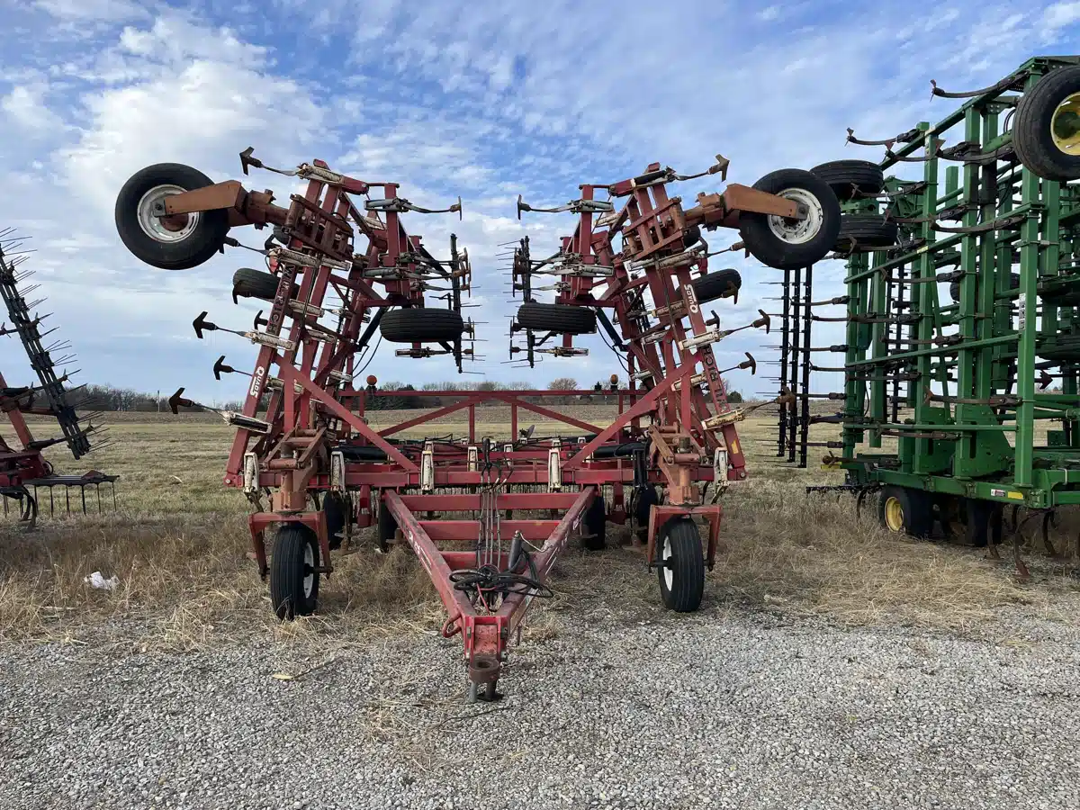 Gallery image 2 for 1998 Wil-Rich QUAD 5 Cultivator