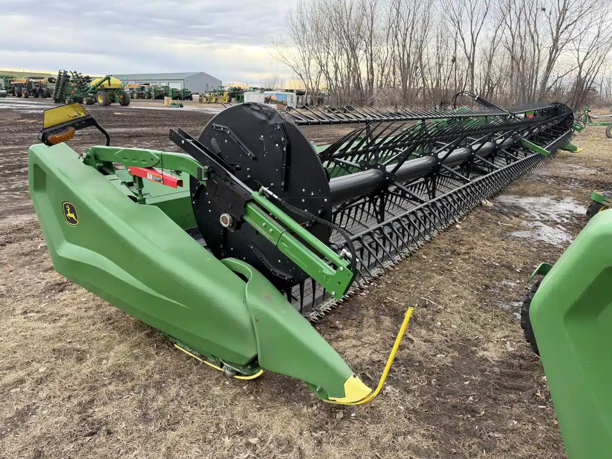 Gallery image 1 for 2024 John Deere HD50F Header - Flex
