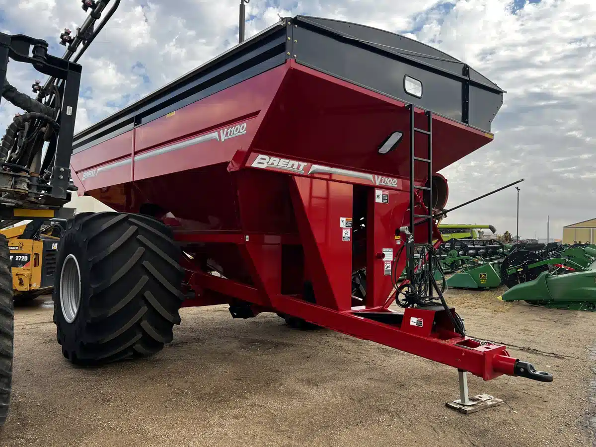 Gallery image 1 for 2017 Brent V1100 Grain Cart