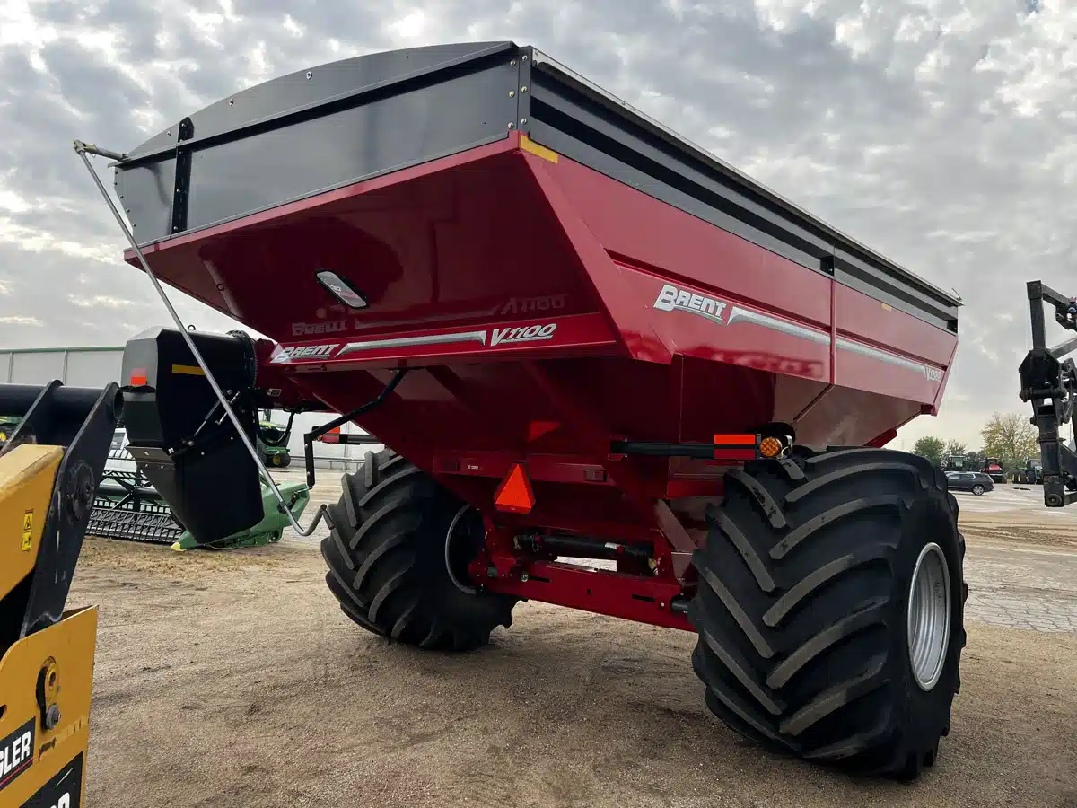 Gallery image 2 for 2017 Brent V1100 Grain Cart
