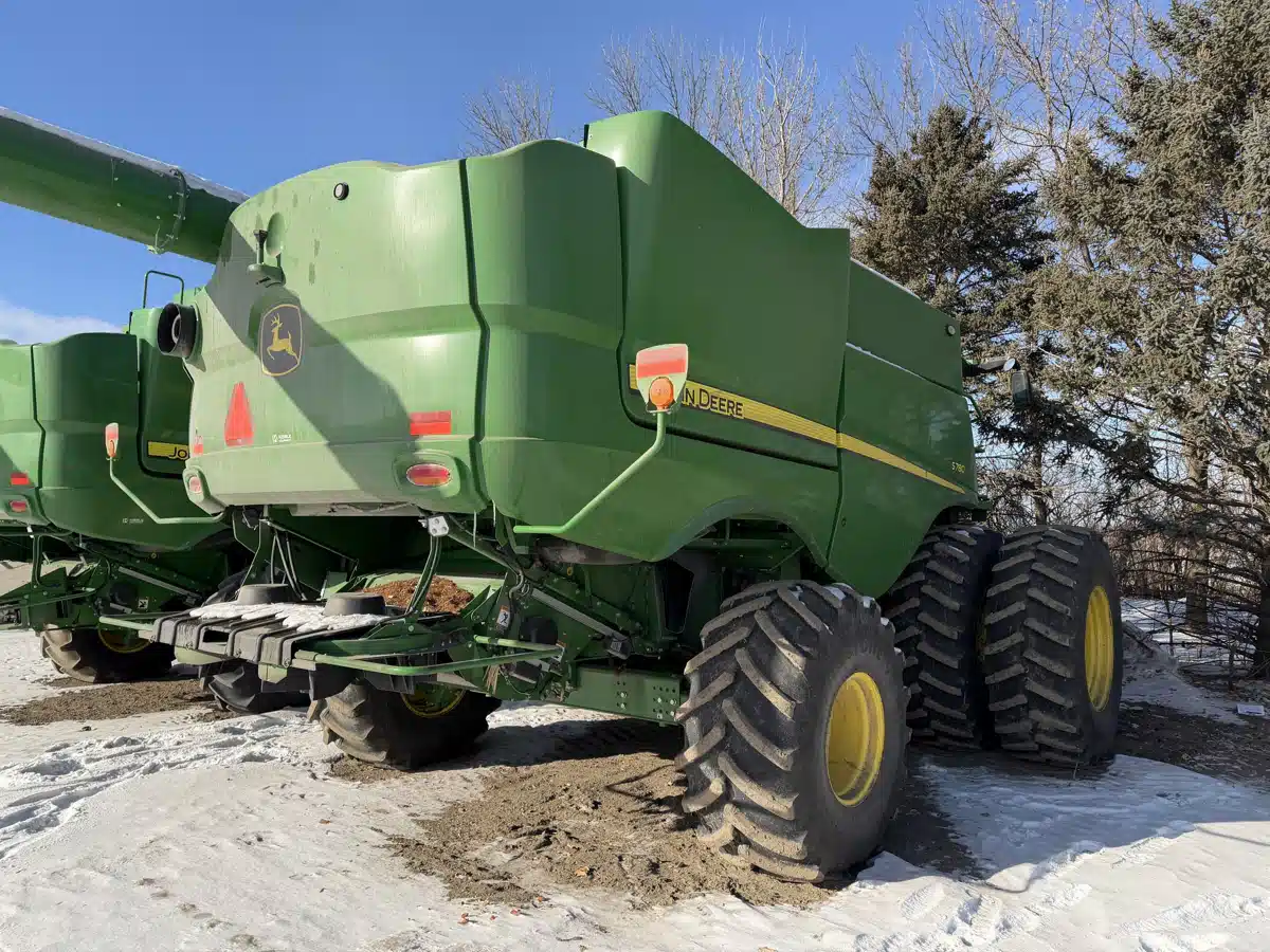 Gallery image 2 for 2024 John Deere S780 Combine