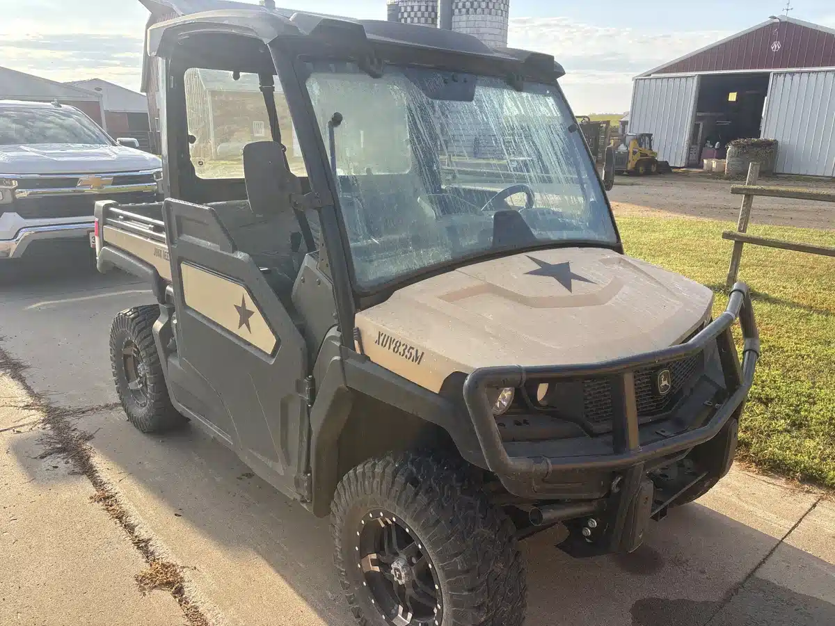 Gallery image 2 for 2022 John Deere XUV 835M Utility Vehicle