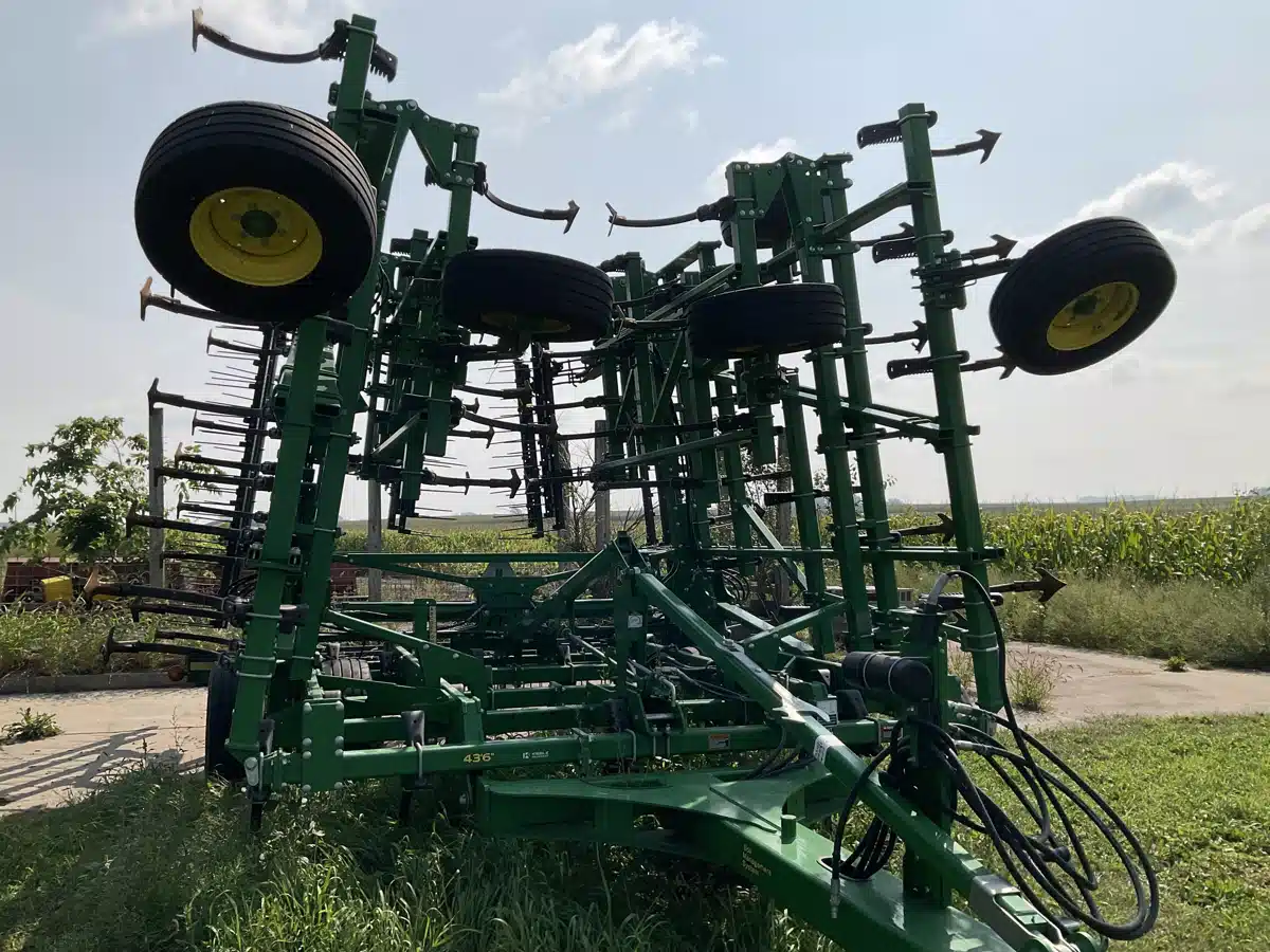 Gallery image 2 for 2020 John Deere 2230LL Cultivator