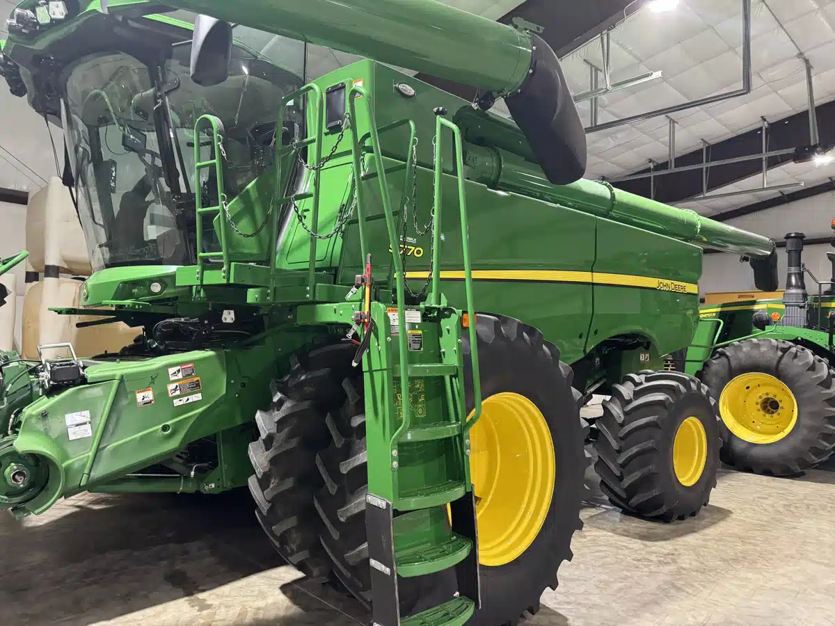 Gallery image 1 for 2024 John Deere S770 Combine