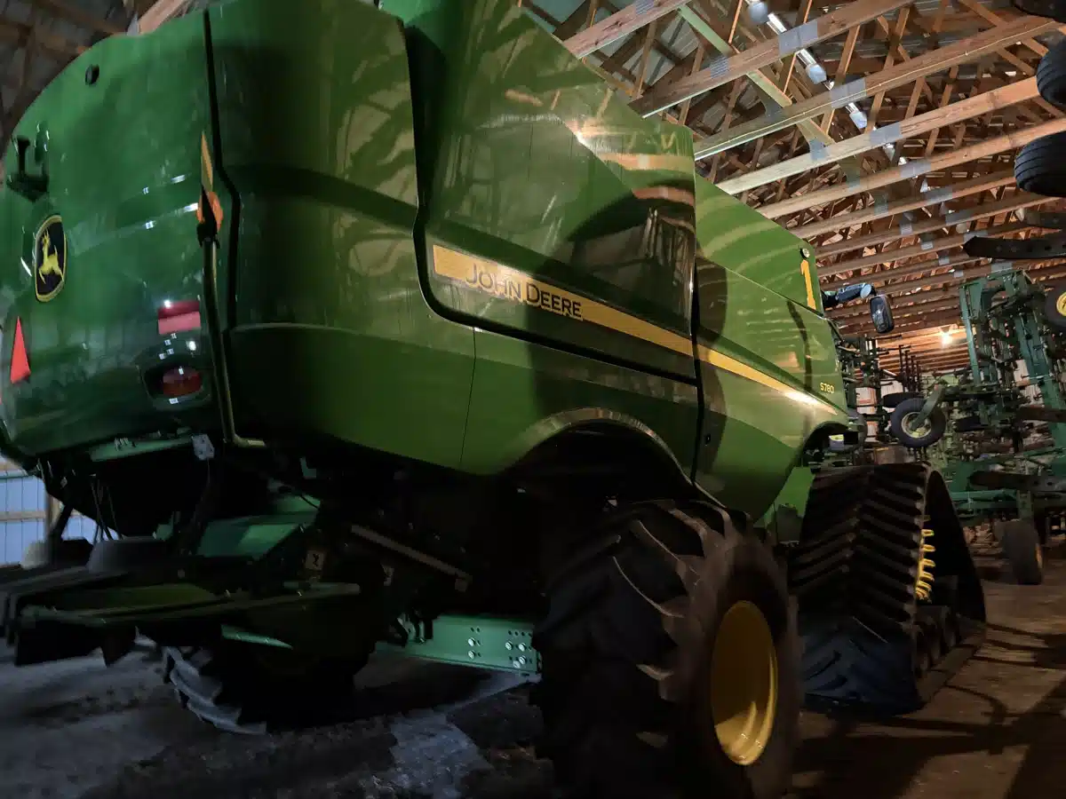 Gallery image 1 for 2024 John Deere S780 Combine