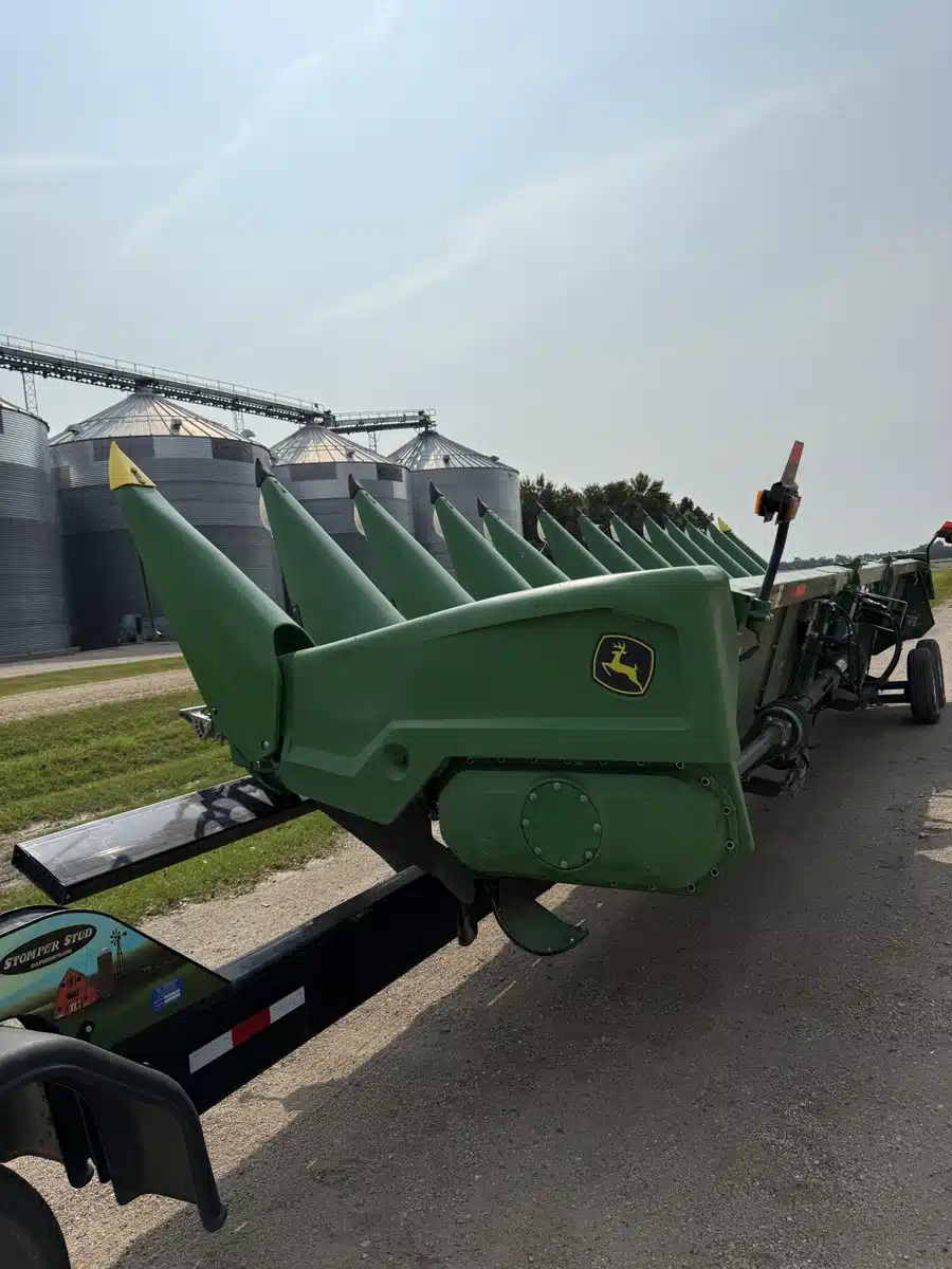 Gallery image 1 for 2024 John Deere C12R Header - Row Crop