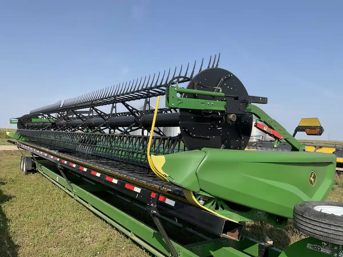 Gallery image 2 for 2024 John Deere HD50R Header - Draper